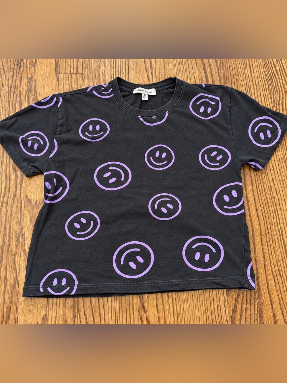 Obsessive Love Women’s S Black Purple Smiley Graphic Crop Top